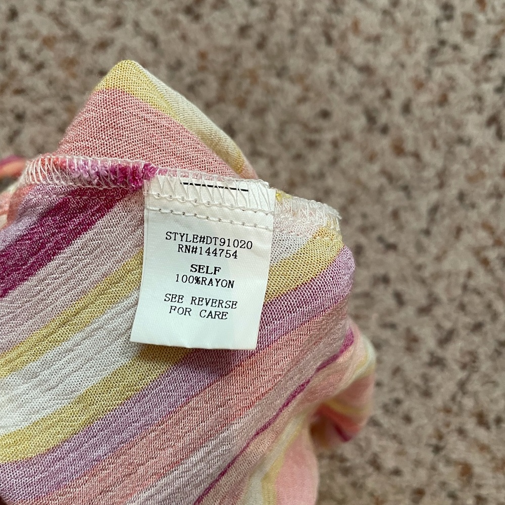 💐 3/ $15 Stripped Racerback Top - Picture 5 of 8